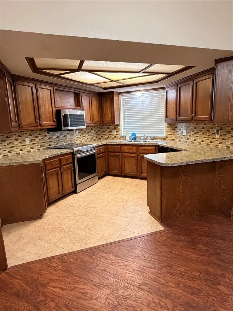 Photo 6 — 10505 Herbert Drive, Midwest City, OK 73130