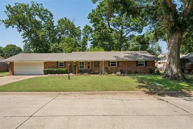 Photo 3 — 2657 Brentwood Drive, Norman, OK 73069