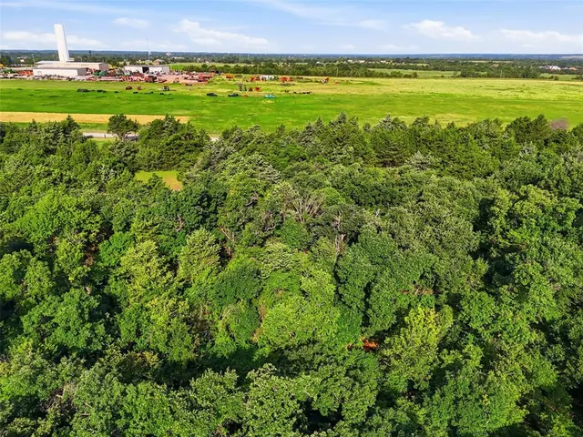 Photo 6 — 960 Creekside Trail 004, Guthrie, OK 73044