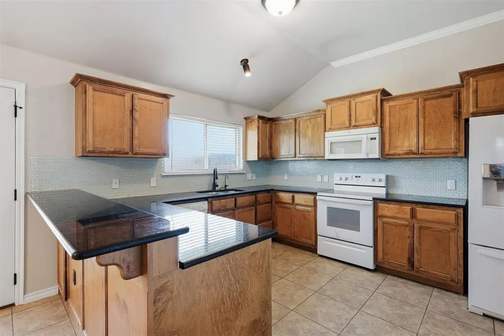 Photo 6 — 2420 Shell Drive, Oklahoma City, OK 73130