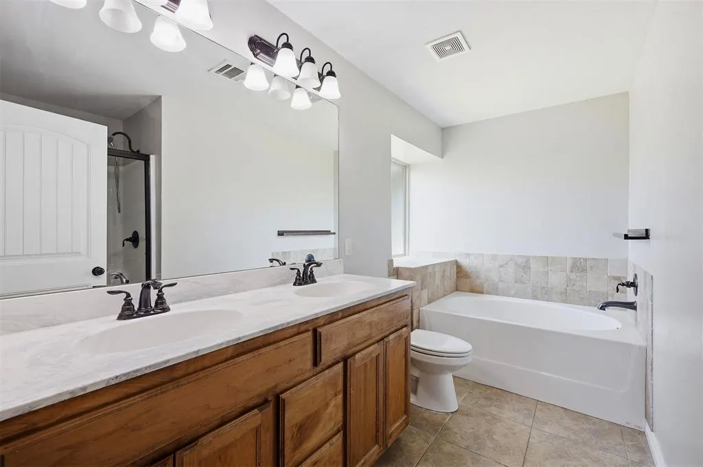 Photo 10 — 2420 Shell Drive, Oklahoma City, OK 73130