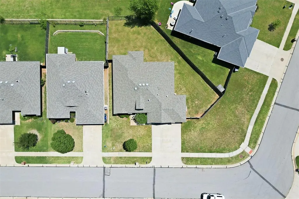 Photo 22 — 2420 Shell Drive, Oklahoma City, OK 73130