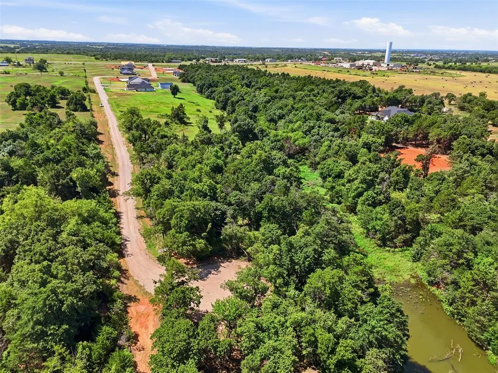 Photo 7 — 1001 Meadow Park Road 025, Guthrie, OK 73044