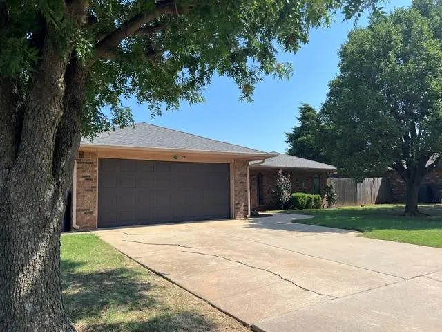 Front exterior — 25 Corona Drive, Oklahoma City, OK 73149-1805