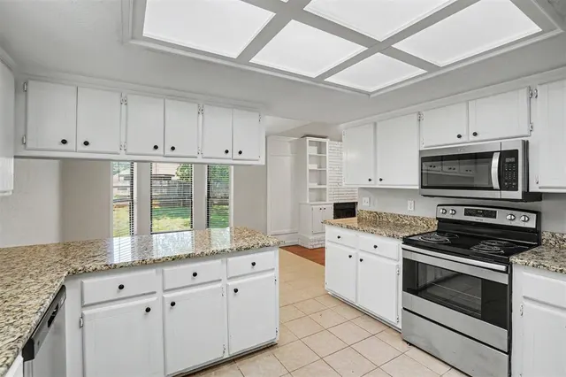 Photo 6 — 2135 Teresa Drive, Norman, OK 73071