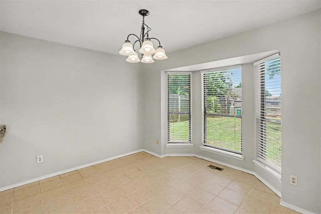 Photo 9 — 2135 Teresa Drive, Norman, OK 73071