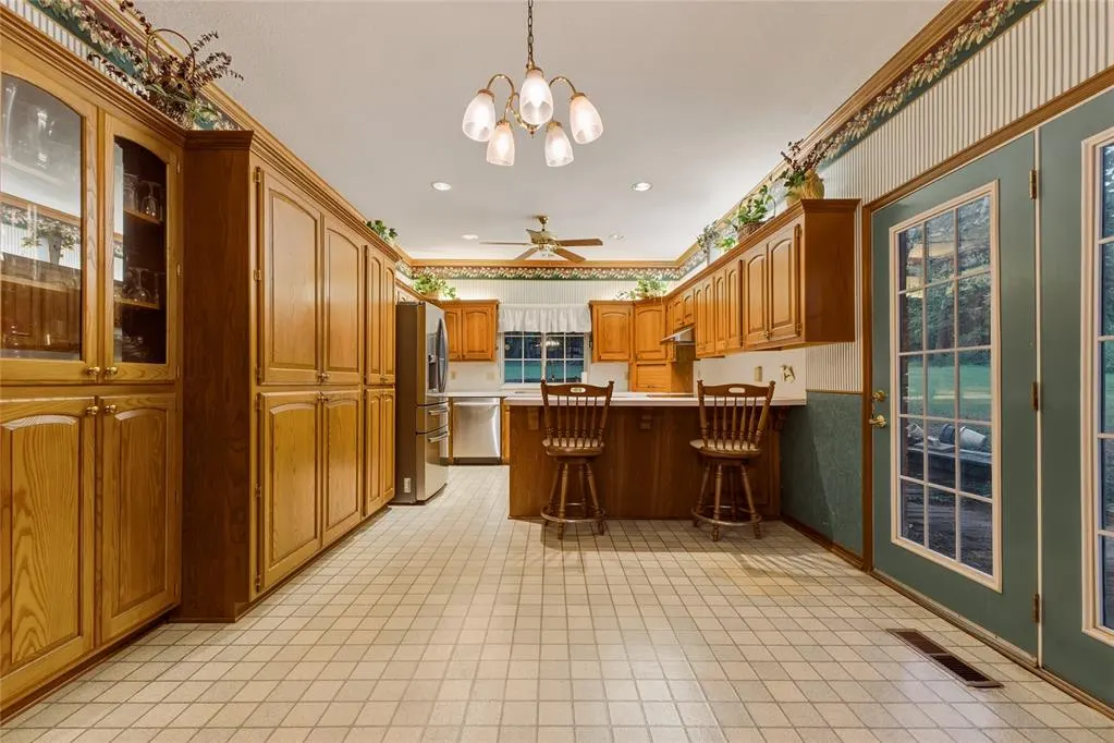 Photo 10 — 3333 Everett Drive, Edmond, OK 73013