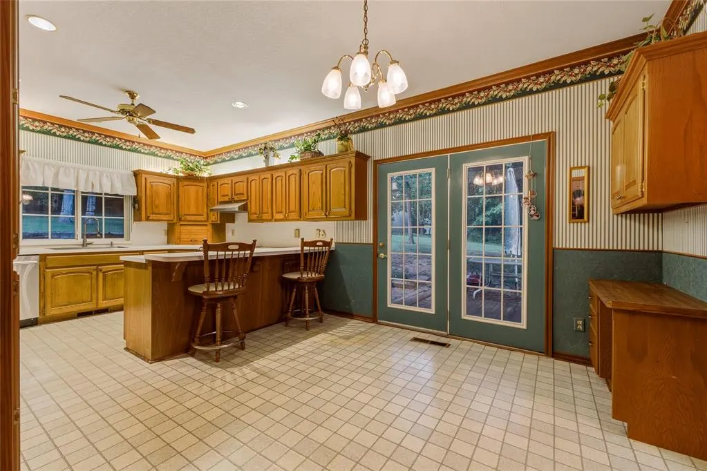 Photo 11 — 3333 Everett Drive, Edmond, OK 73013