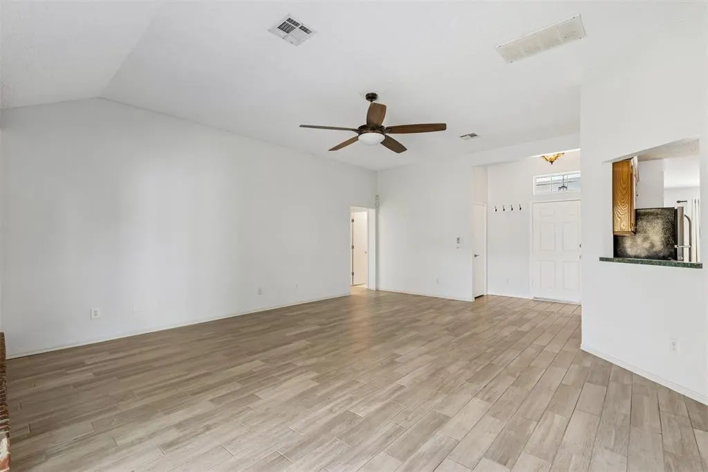 Photo 3 — 8801 Scirocco Circle, Oklahoma City, OK 73135