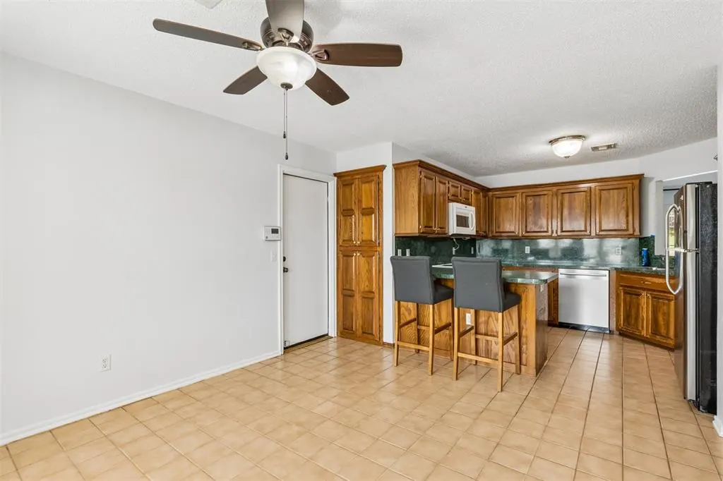 Photo 4 — 8801 Scirocco Circle, Oklahoma City, OK 73135