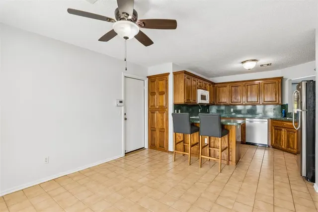 Photo 4 — 8801 Scirocco Circle, Oklahoma City, OK 73135