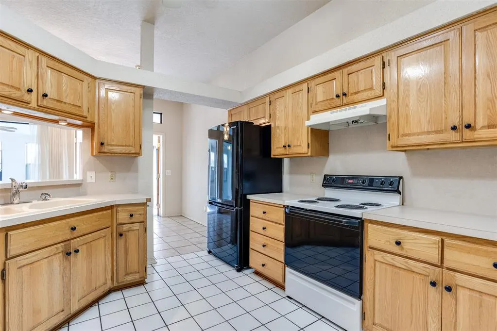Photo 5 — 1613 Pinnacle Lane, Edmond, OK 73003