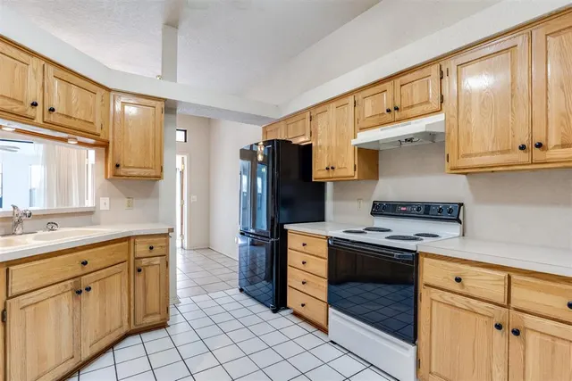 Photo 5 — 1613 Pinnacle Lane, Edmond, OK 73003