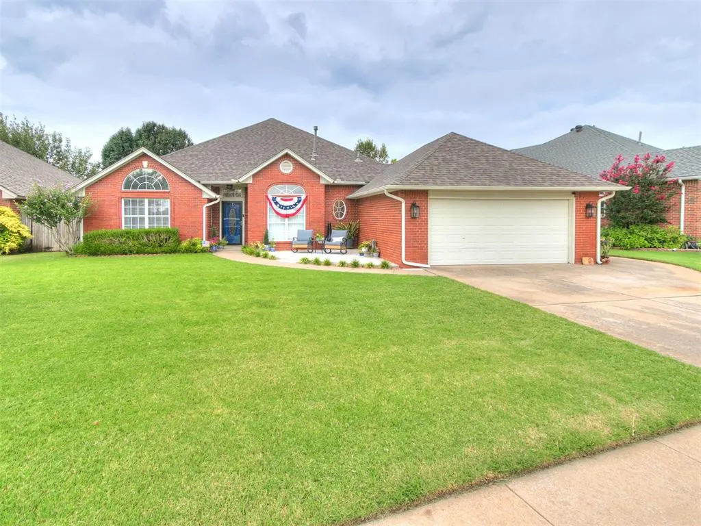 Photo 2 — 804 Fairway Drive, Norman, OK 73069