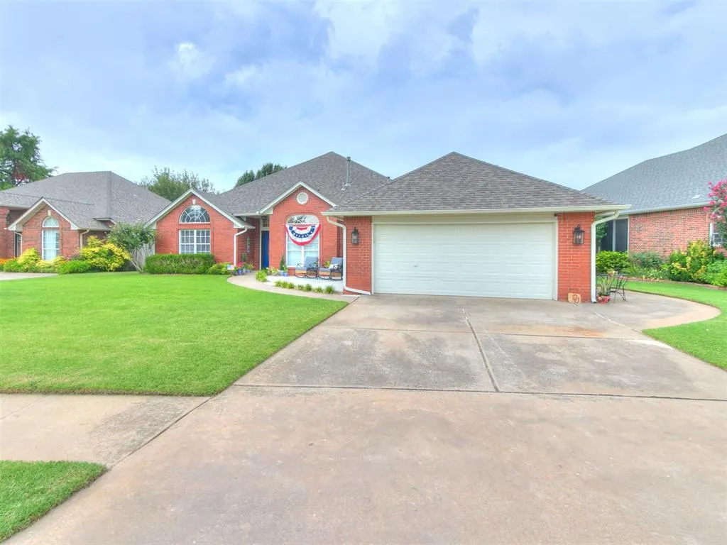 Photo 3 — 804 Fairway Drive, Norman, OK 73069