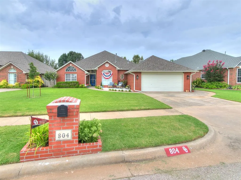 Photo 4 — 804 Fairway Drive, Norman, OK 73069