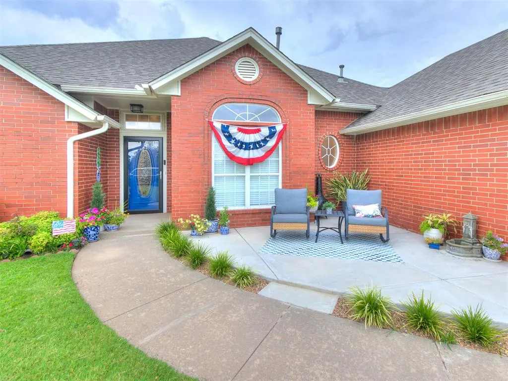 Photo 6 — 804 Fairway Drive, Norman, OK 73069