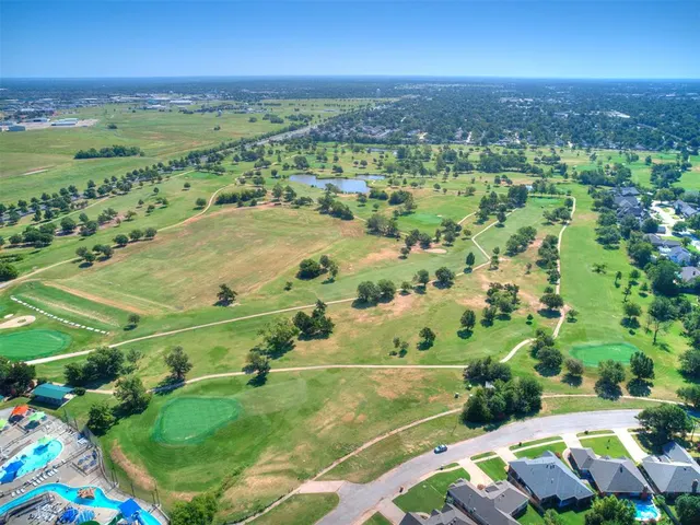 Photo 4 — 804 Fairway Drive, Norman, OK 73069