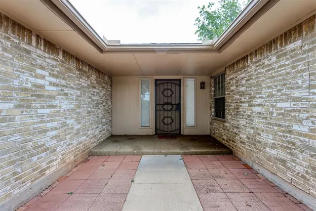Photo 4 — 908 S Meadow Lane, Mustang, OK 73064