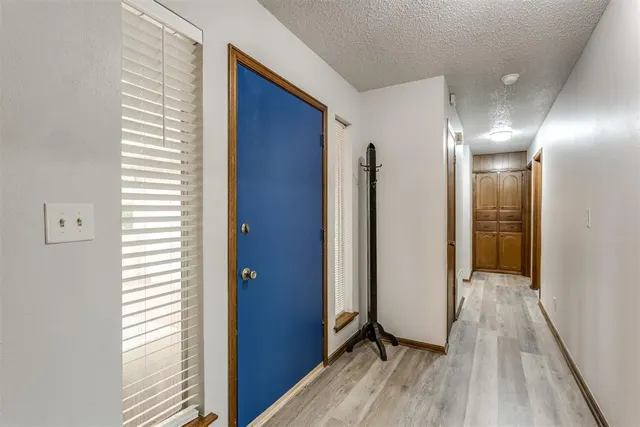 Photo 5 — 908 S Meadow Lane, Mustang, OK 73064
