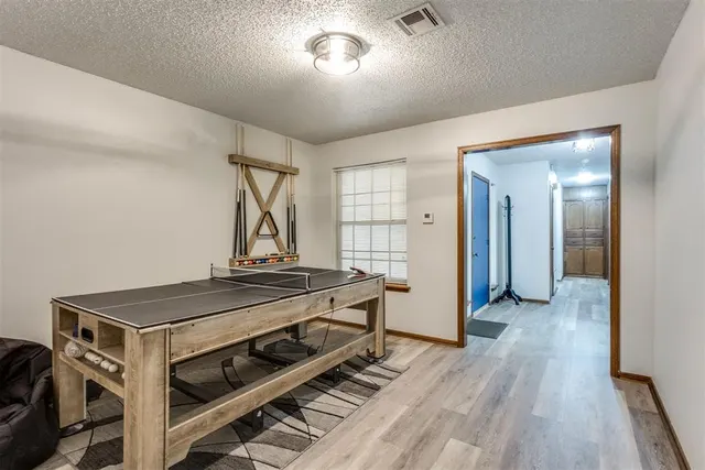 Photo 8 — 908 S Meadow Lane, Mustang, OK 73064