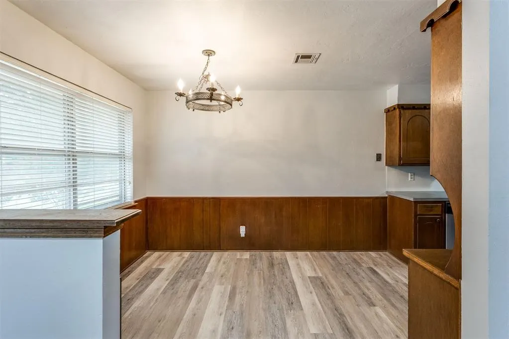 Photo 14 — 908 S Meadow Lane, Mustang, OK 73064