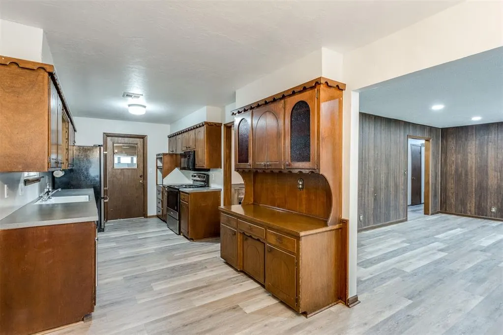 Photo 16 — 908 S Meadow Lane, Mustang, OK 73064