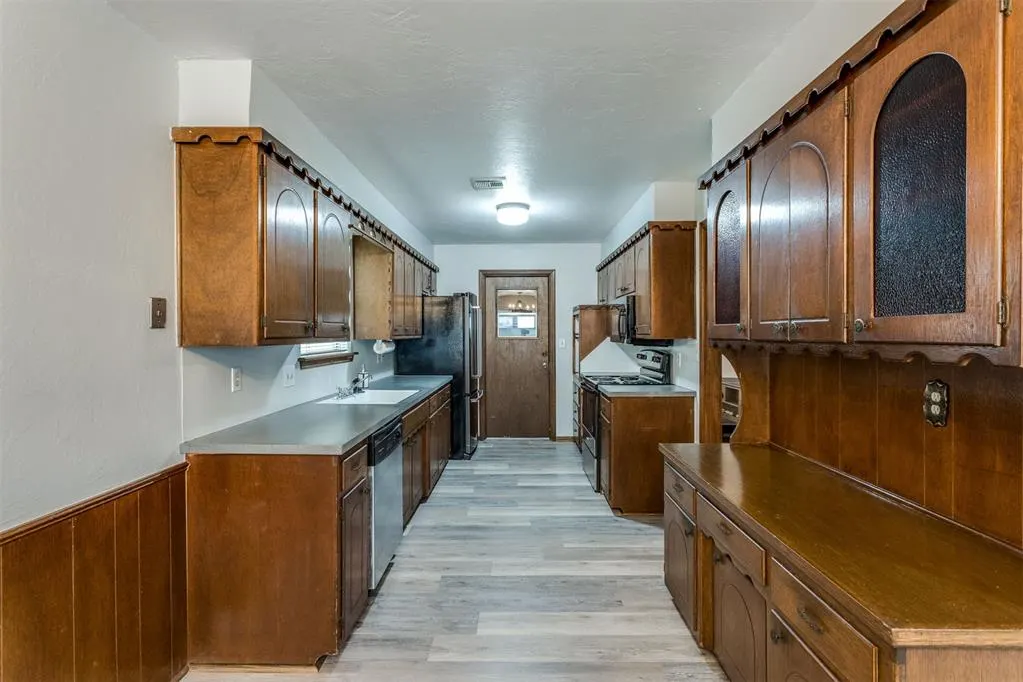 Photo 17 — 908 S Meadow Lane, Mustang, OK 73064