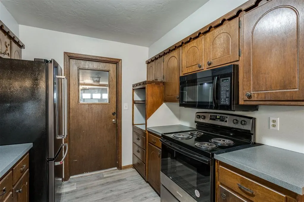 Photo 19 — 908 S Meadow Lane, Mustang, OK 73064