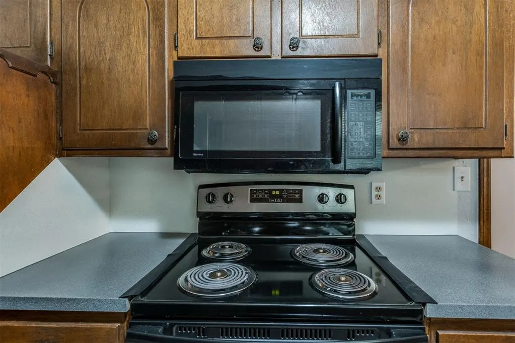 Photo 21 — 908 S Meadow Lane, Mustang, OK 73064
