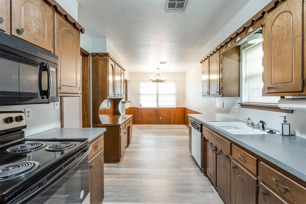 Photo 22 — 908 S Meadow Lane, Mustang, OK 73064