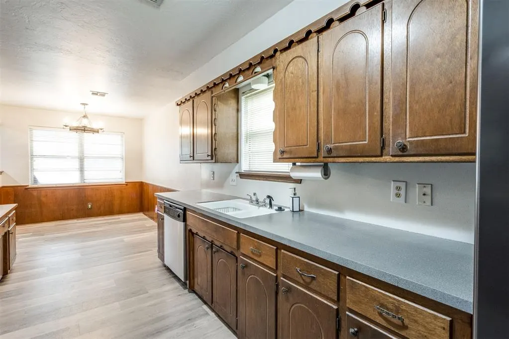 Photo 23 — 908 S Meadow Lane, Mustang, OK 73064