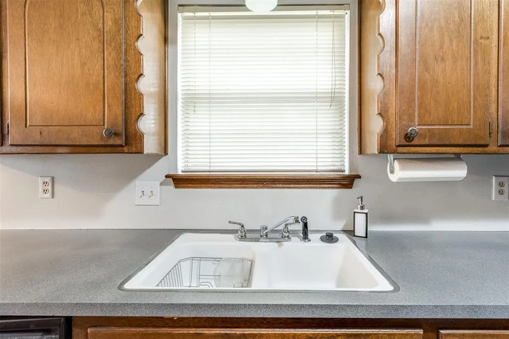 Photo 24 — 908 S Meadow Lane, Mustang, OK 73064