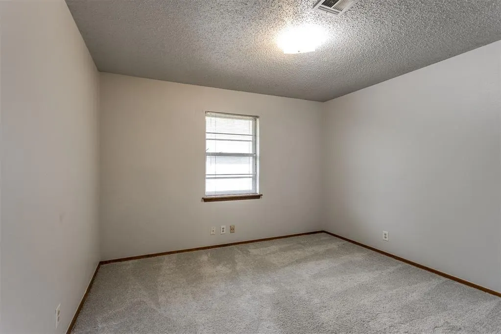 Photo 25 — 908 S Meadow Lane, Mustang, OK 73064