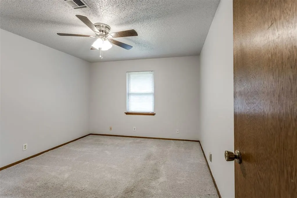 Photo 28 — 908 S Meadow Lane, Mustang, OK 73064