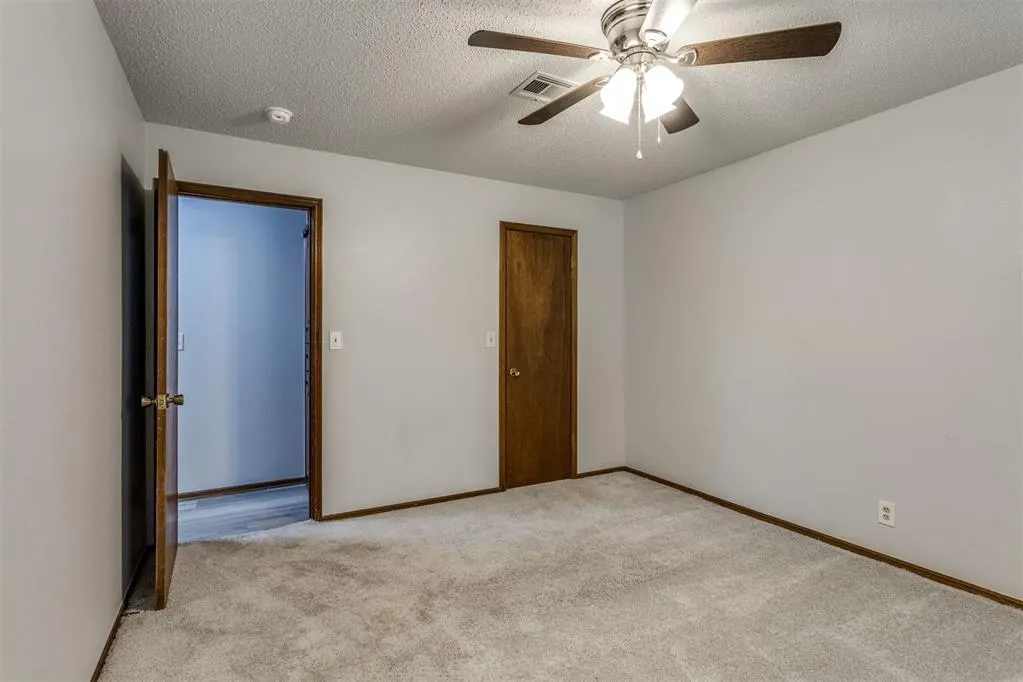 Photo 31 — 908 S Meadow Lane, Mustang, OK 73064