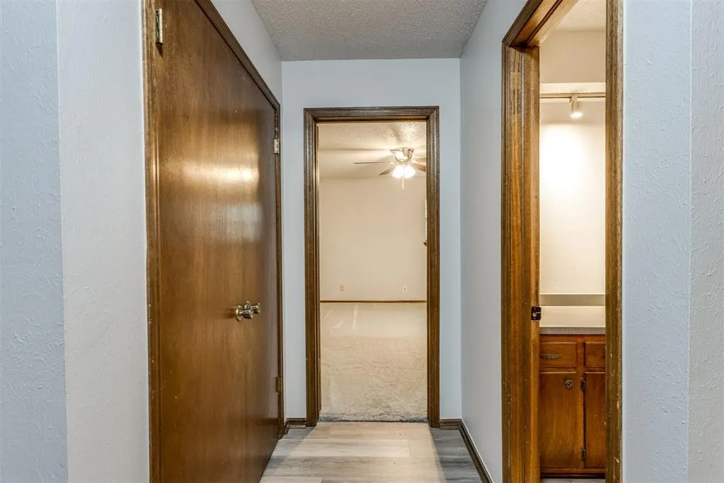 Photo 32 — 908 S Meadow Lane, Mustang, OK 73064