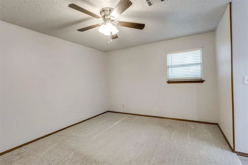 Photo 37 — 908 S Meadow Lane, Mustang, OK 73064