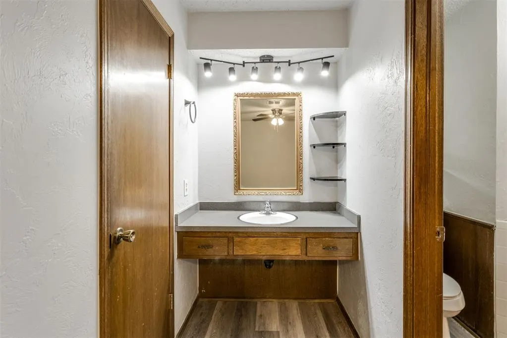 Photo 40 — 908 S Meadow Lane, Mustang, OK 73064