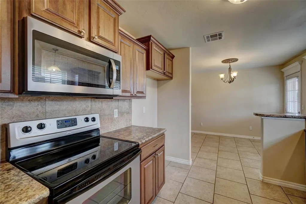 Photo 6 — 510 NE 20th Street, Newcastle, OK 73065
