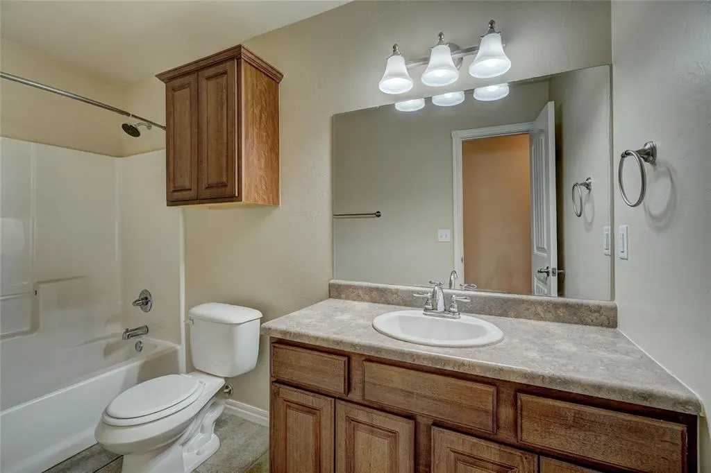 Photo 12 — 510 NE 20th Street, Newcastle, OK 73065