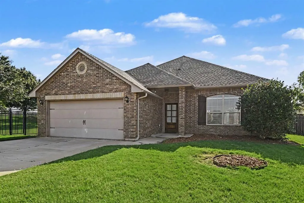 Front exterior — 2132 Newbrook Drive, Edmond, OK 73003