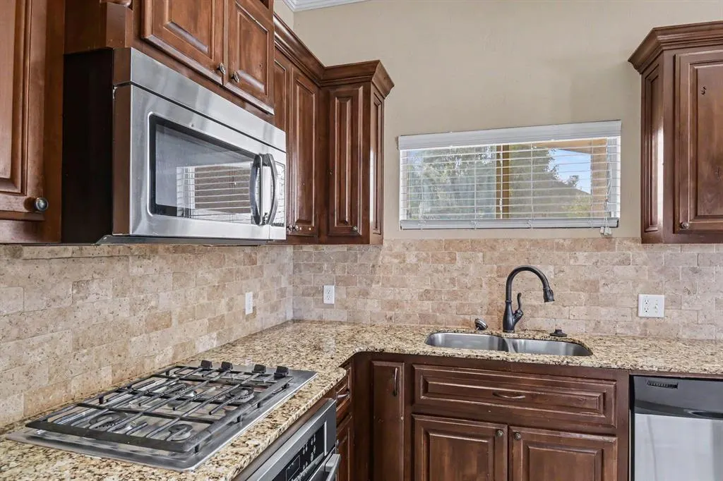 Photo 9 — 2132 Newbrook Drive, Edmond, OK 73003