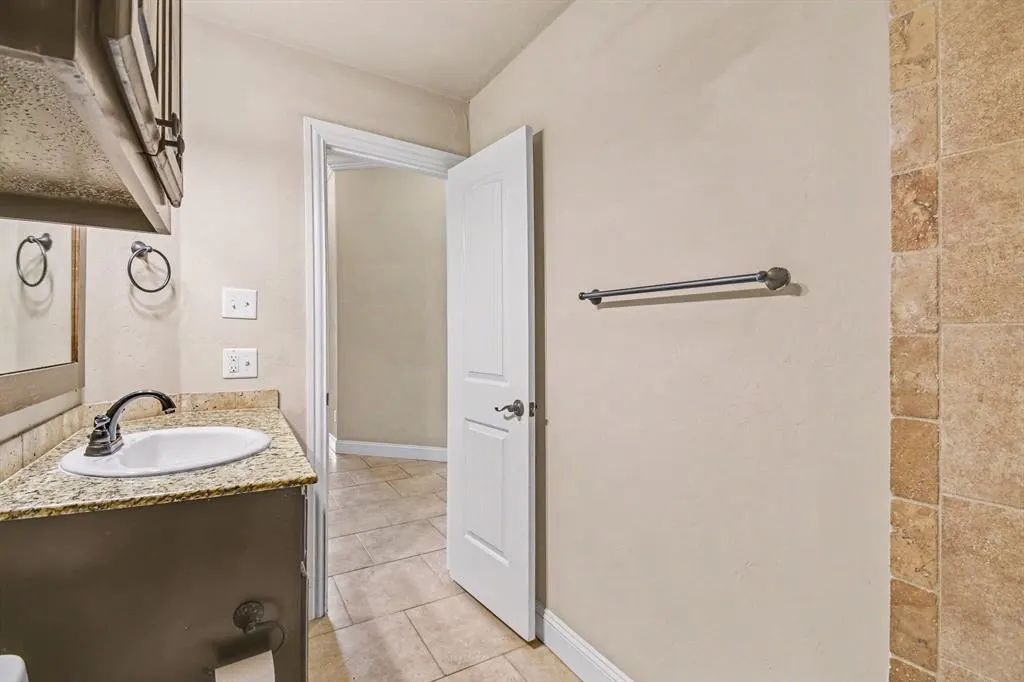 Photo 25 — 2132 Newbrook Drive, Edmond, OK 73003