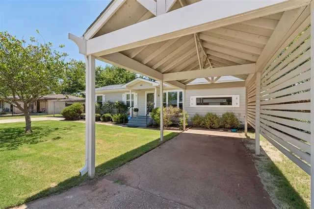 Photo 3 — 811 2nd Street, Maysville, OK 73057