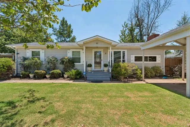 Photo 4 — 811 2nd Street, Maysville, OK 73057
