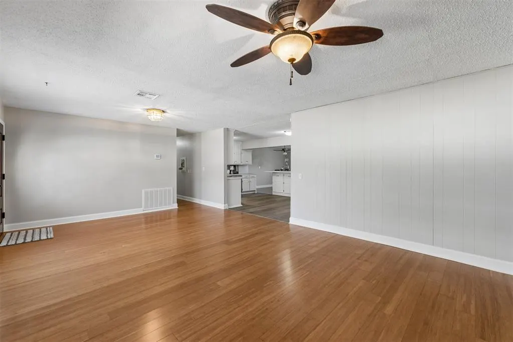 Photo 8 — 811 2nd Street, Maysville, OK 73057