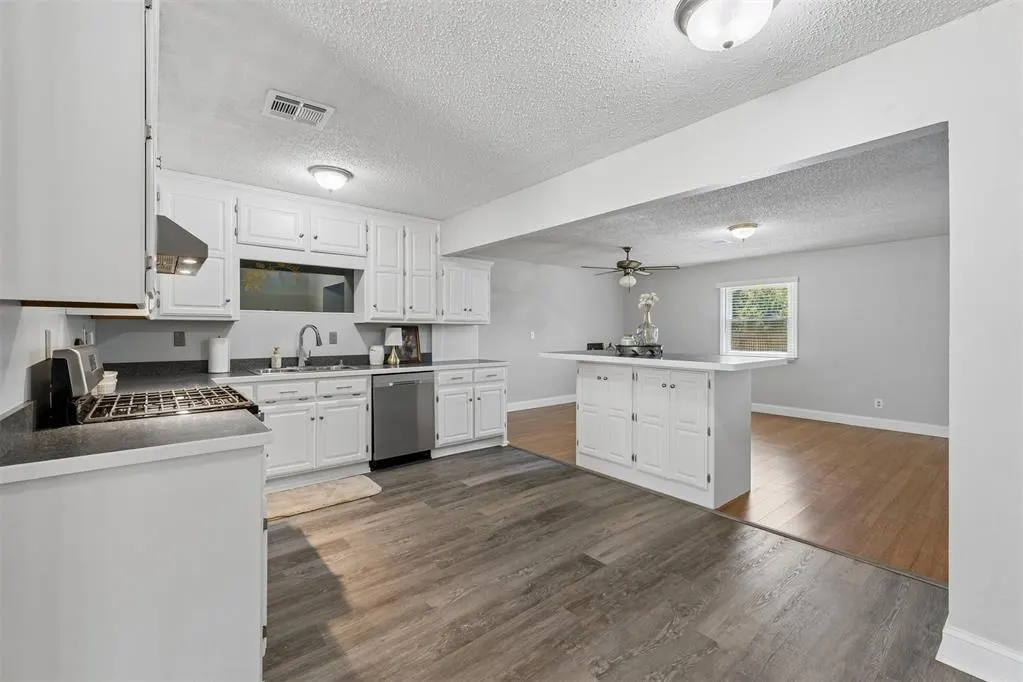 Photo 11 — 811 2nd Street, Maysville, OK 73057