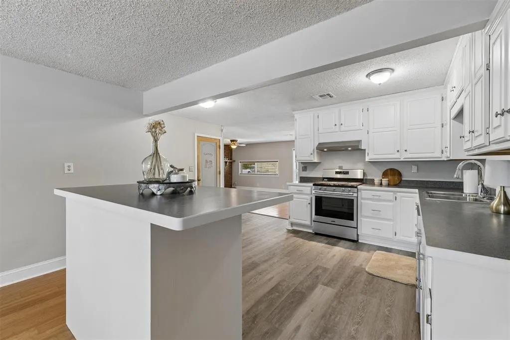 Photo 13 — 811 2nd Street, Maysville, OK 73057