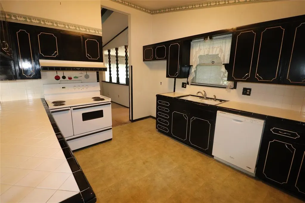 Photo 8 — 4229 NW 57th Street, Oklahoma City, OK 73112